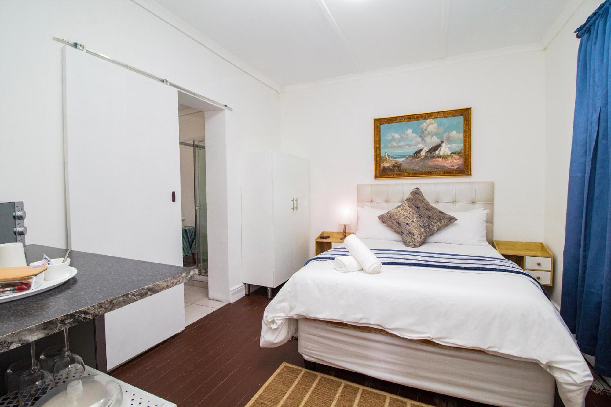 Schooner House Hotel Gansbaai Bagian luar foto